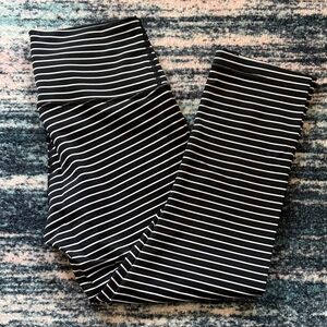 Lululemon Wunder Under Leggings - Size 8